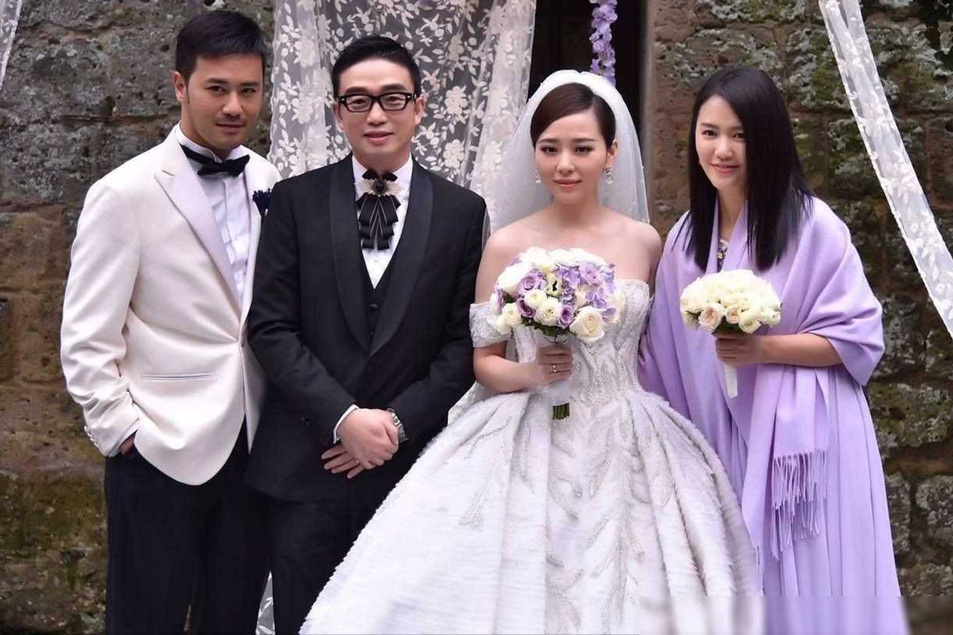 陈奕飞和谭维维是娱乐圈中的一对明星夫妻,他们经历了命运的巧合和