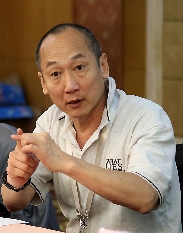 著名导演张建亚:与女星张瑜离婚后,现在人生状况怎样?