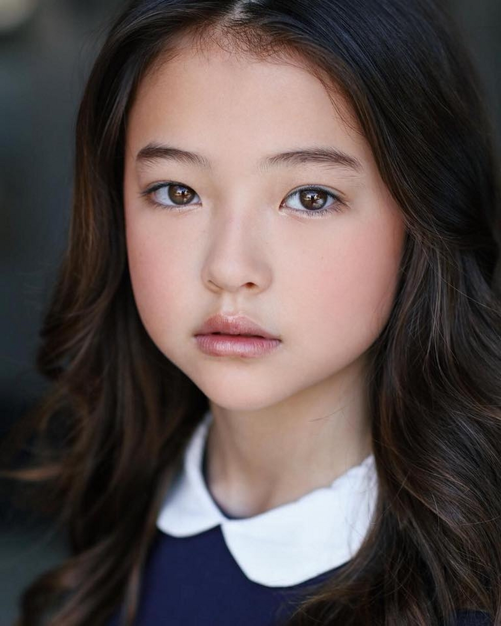 ellagross出现其中,网友激动称其为「小jennie」和「正宗的yg风格」