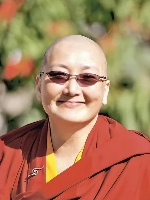 遁入空门的香港丽的电视首席花旦～马敏儿,读书不行,却演戏成名