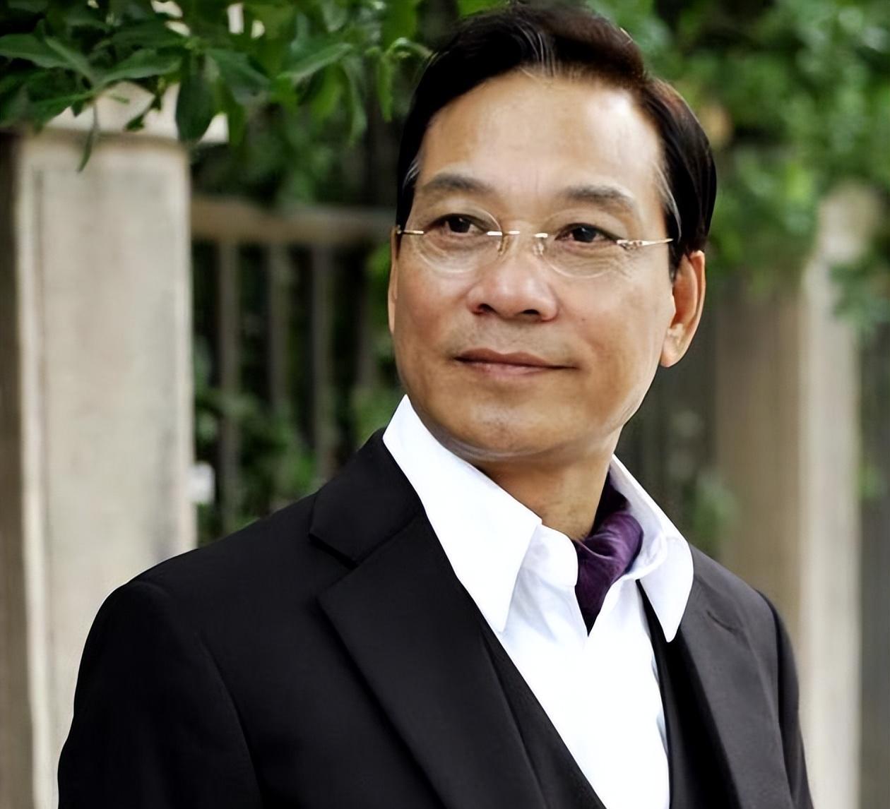 著名演员黄梅莹:命运坎坷,嫁给金鑫后苦尽甘来,恩爱38年生一子