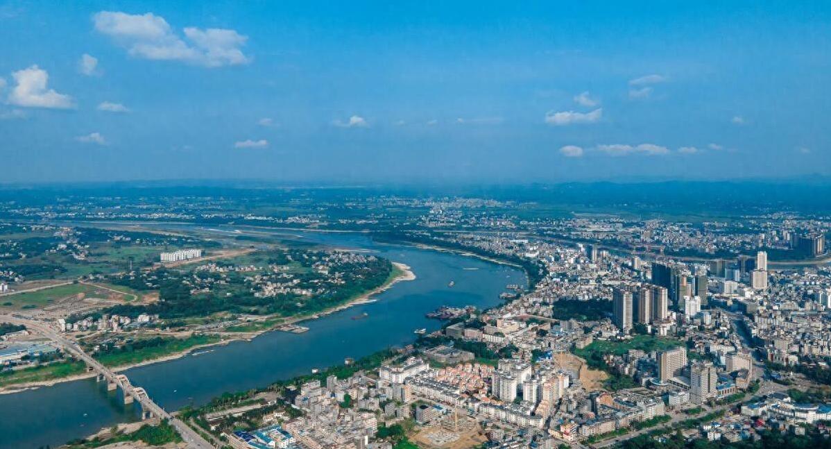 "西山风光,桂平经济华章"