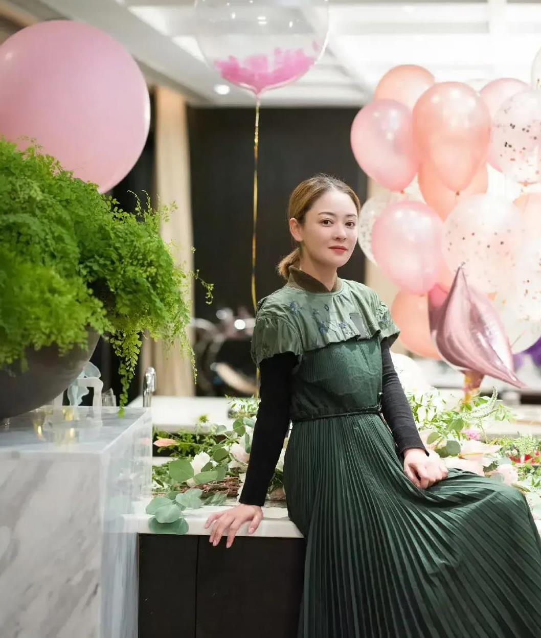 连奕名再婚娶小7岁杨若兮,婚后有子,现状如何