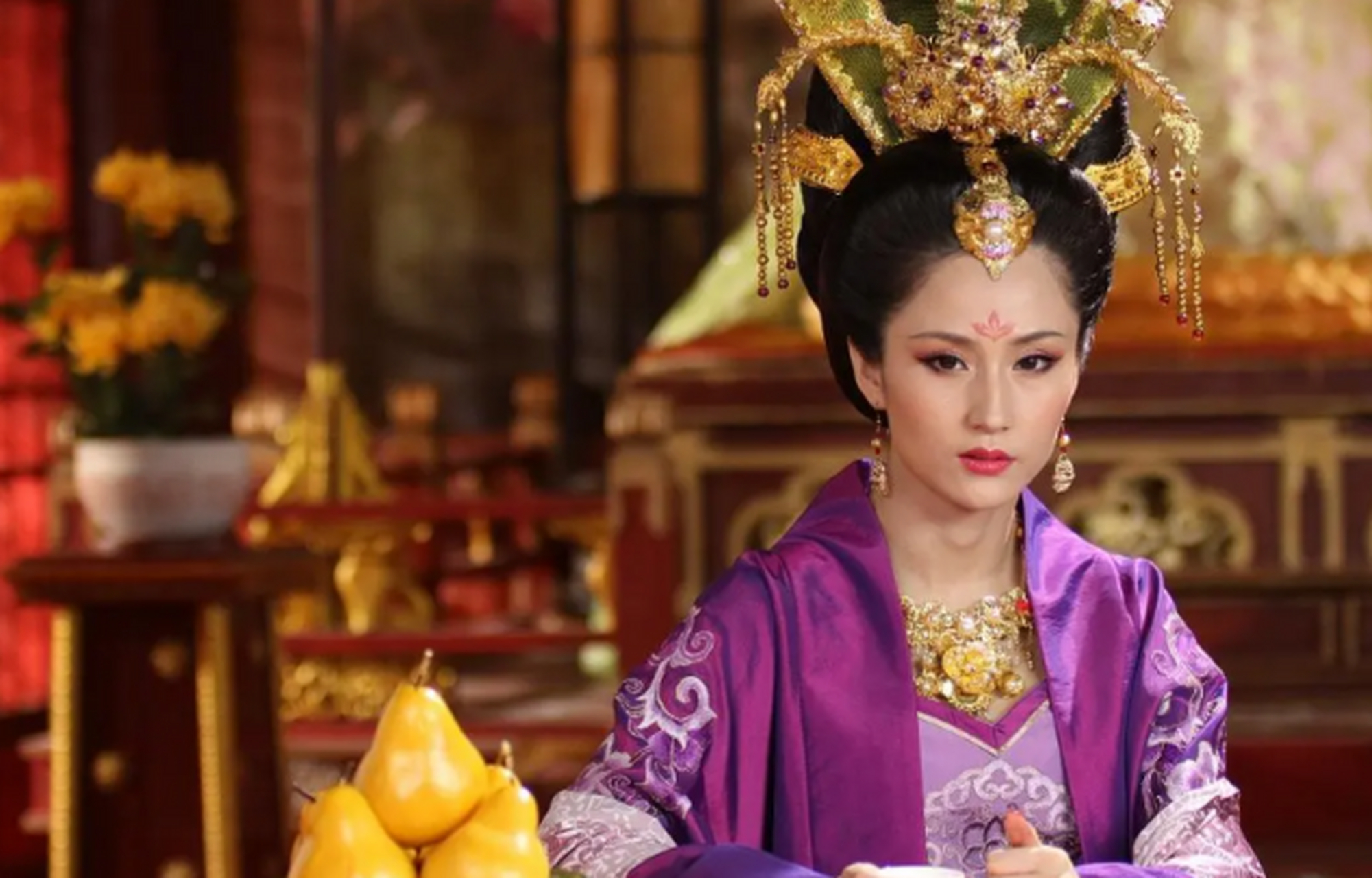 她被杨广,宇文化及,窦建德,处罗可汗,李世民等皇帝所倾倒,但她也因