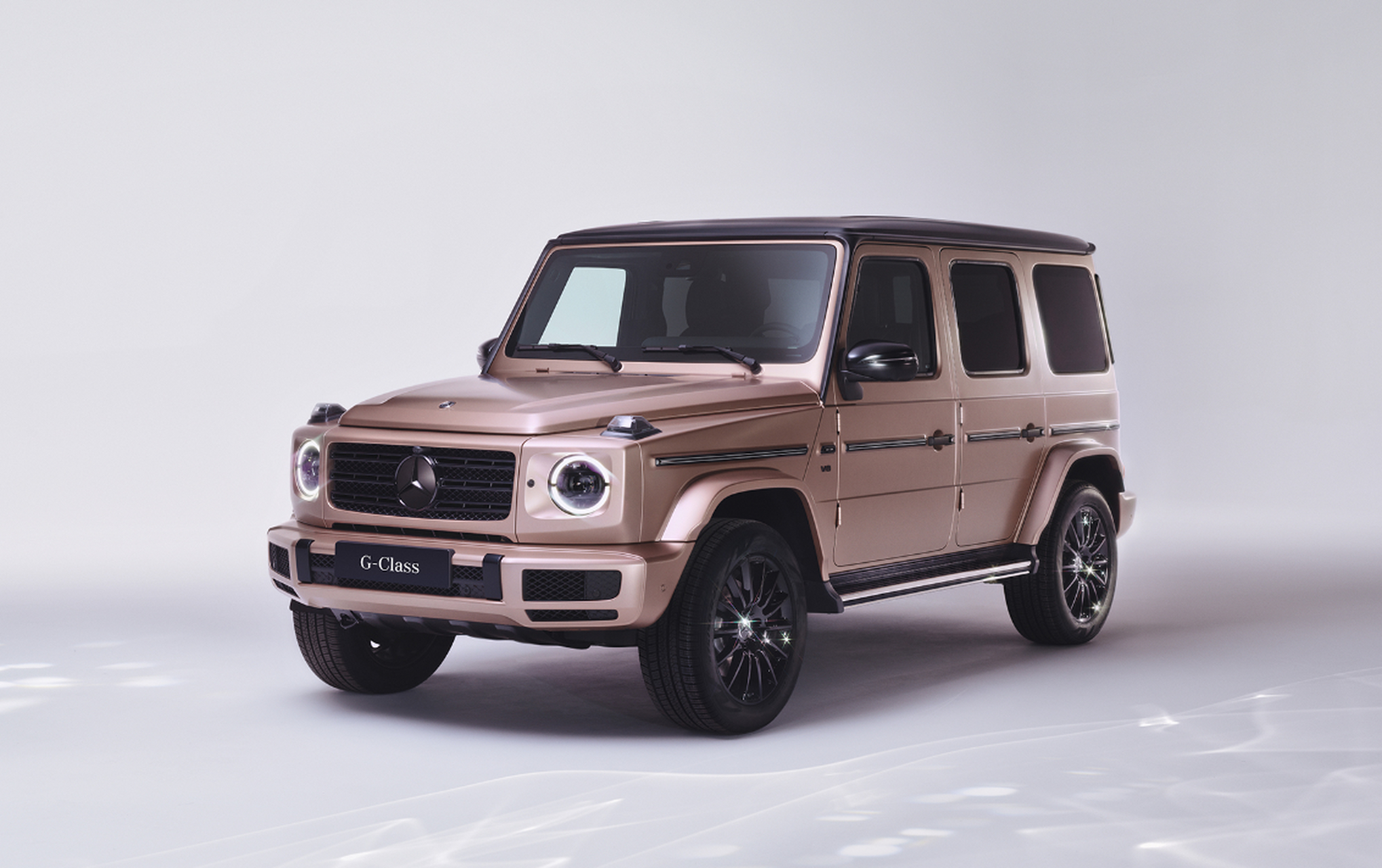 奔驰g500璀璨传奇特别版,车门提栓上镶嵌钻石.