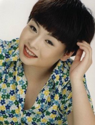 歌手李琼:1999年登上春晚,凭借《山路十八弯》走红,现状如何?