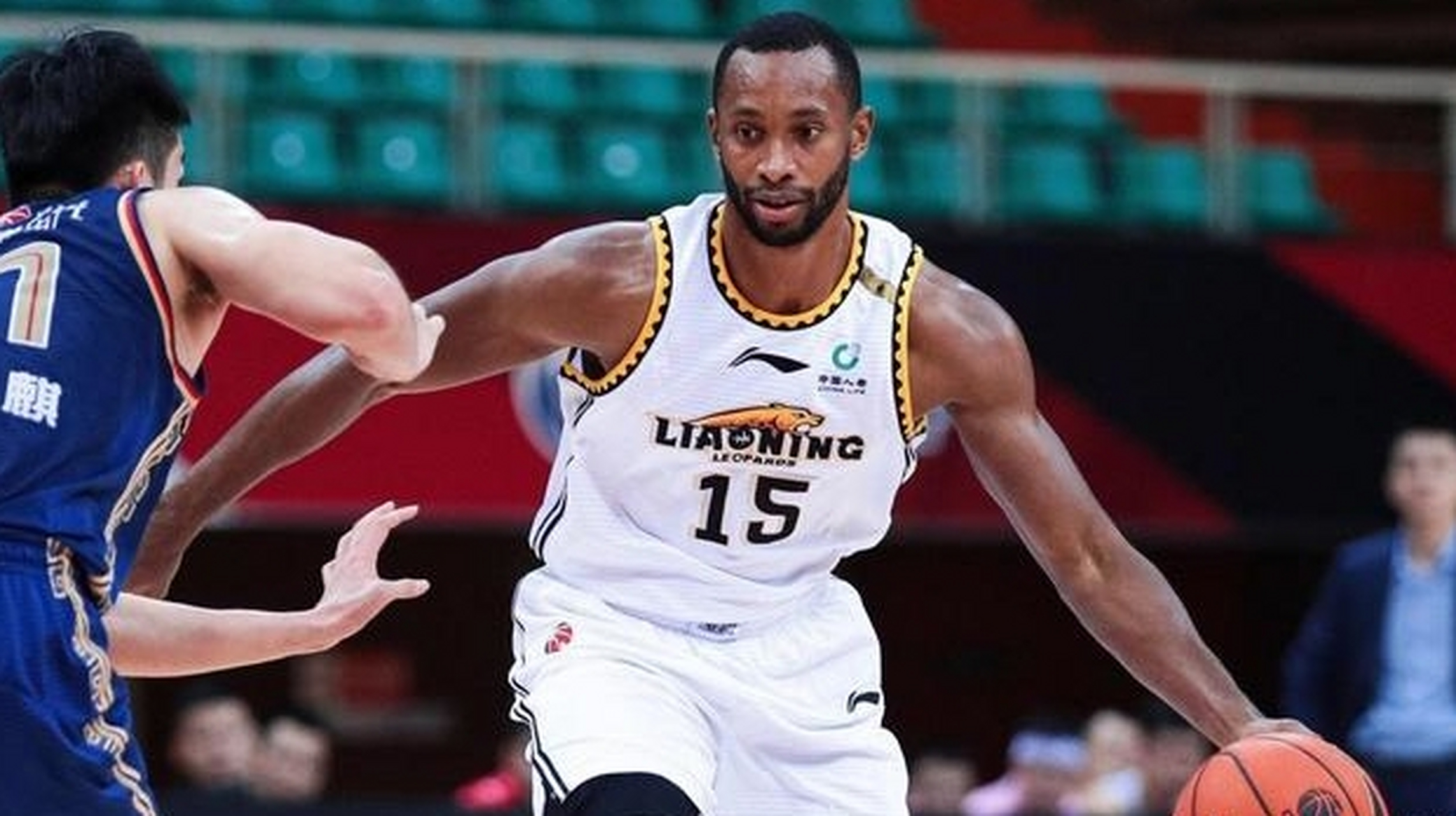 篮球外援弗格,与家人短暂相聚却充满力量.