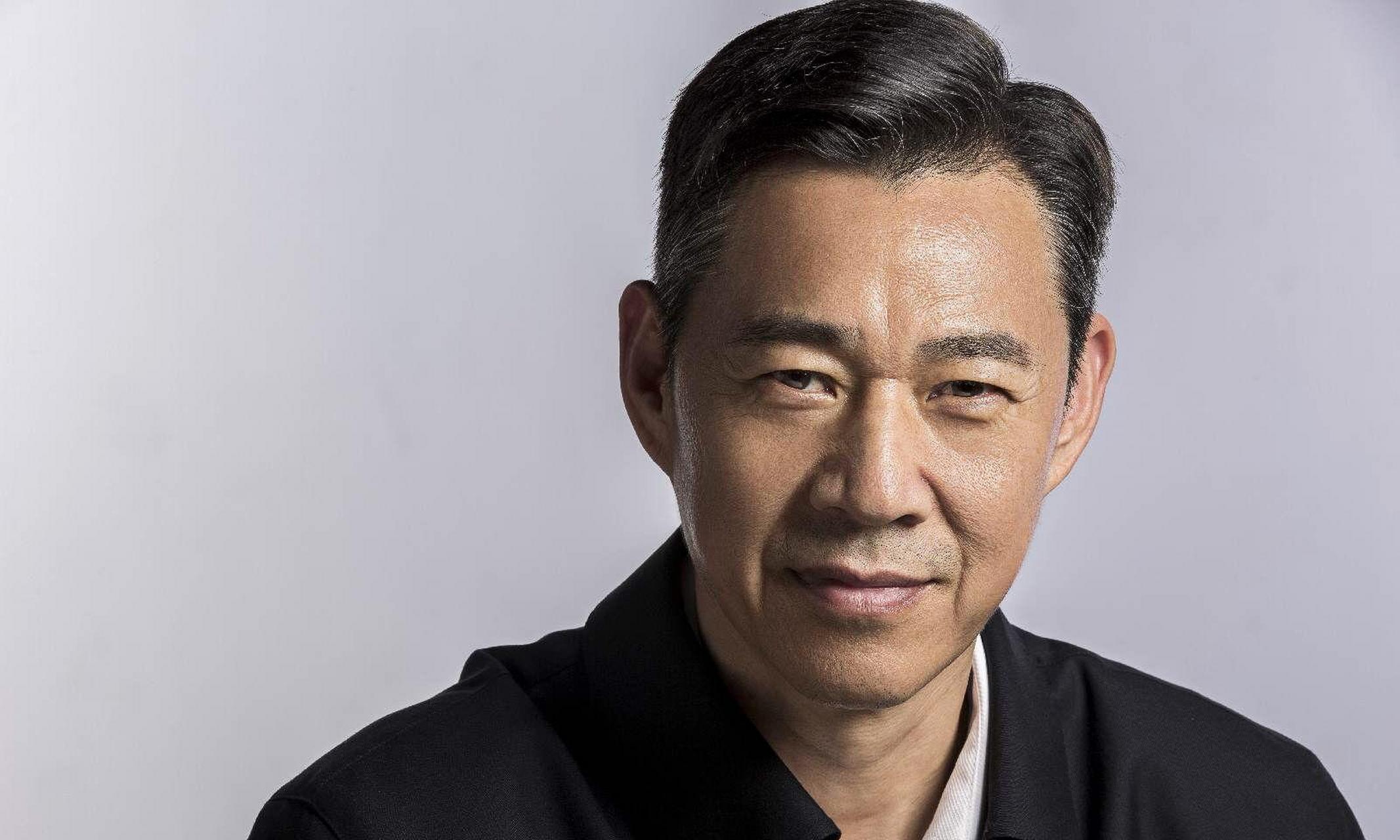 张丰毅事业有成,但家庭生活却饱受争议.