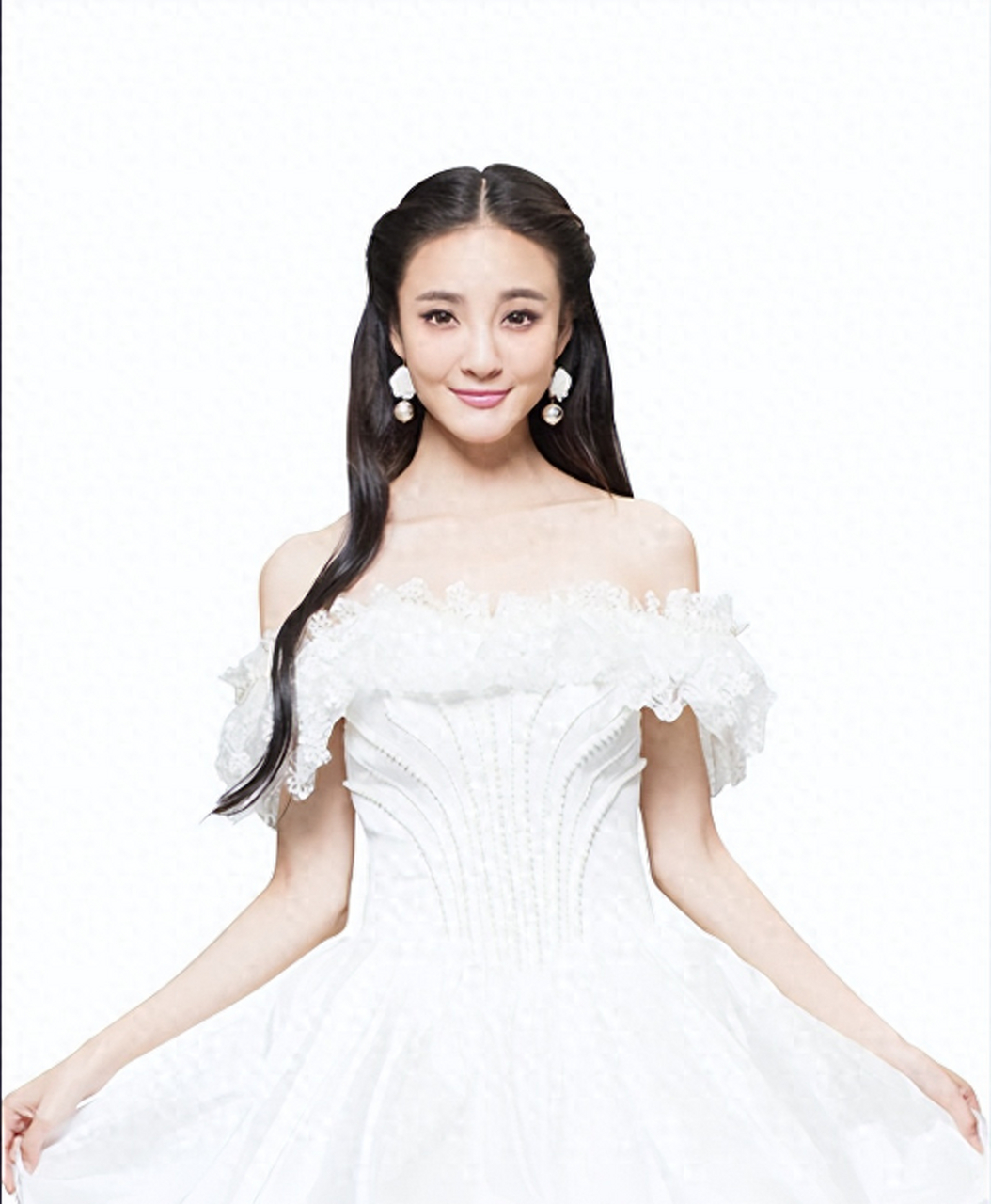 知名演员刘雨欣在美国洛杉矶豪宅遭盗窃,失窃金额高达数千万元,引起