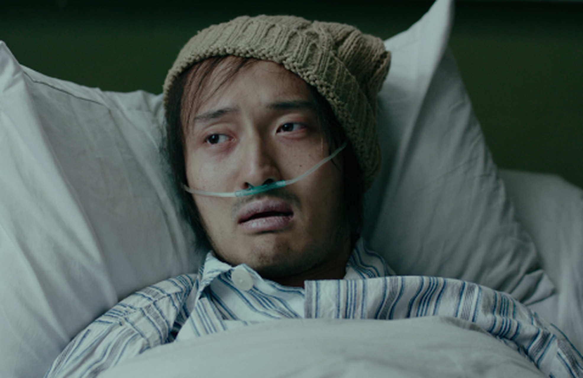 《我不是药神》讲述小商贩程勇如何成为白血病患者的救星,揭示药品可