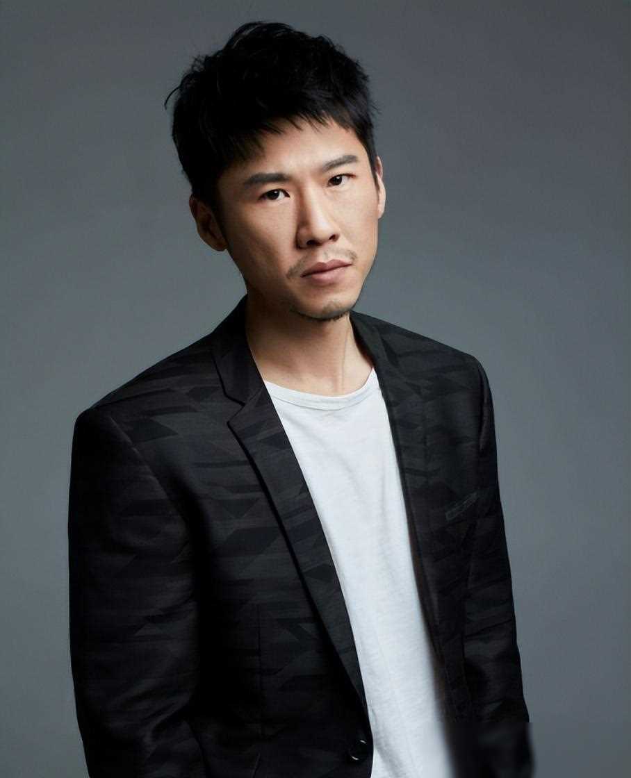 闹大了!男演员王骁宣传电影遭观众怒骂:五线明星还出来显摆什么