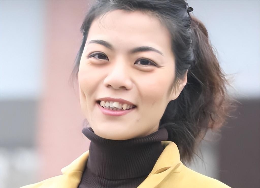 复旦女神陈果:从"万人迷"到被万人唾弃,只用了"耄耋"二字