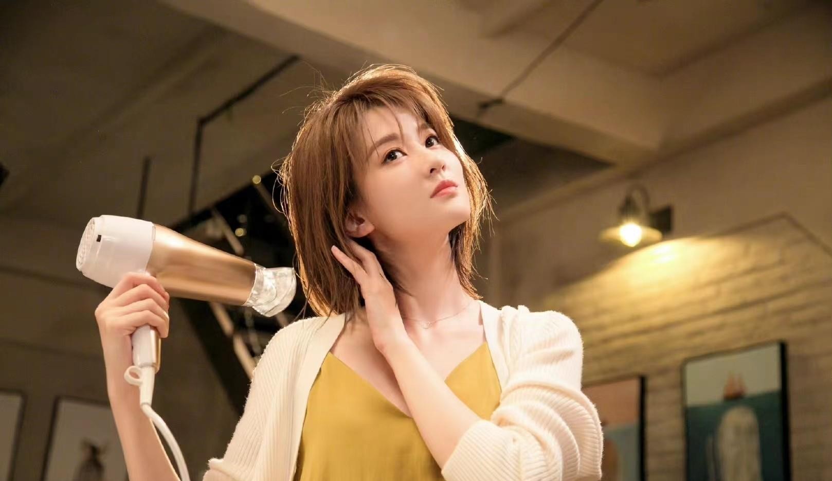 贾乃亮 乔欣《创想季》开播,没被男主油腻到,却被女主们惊艳到