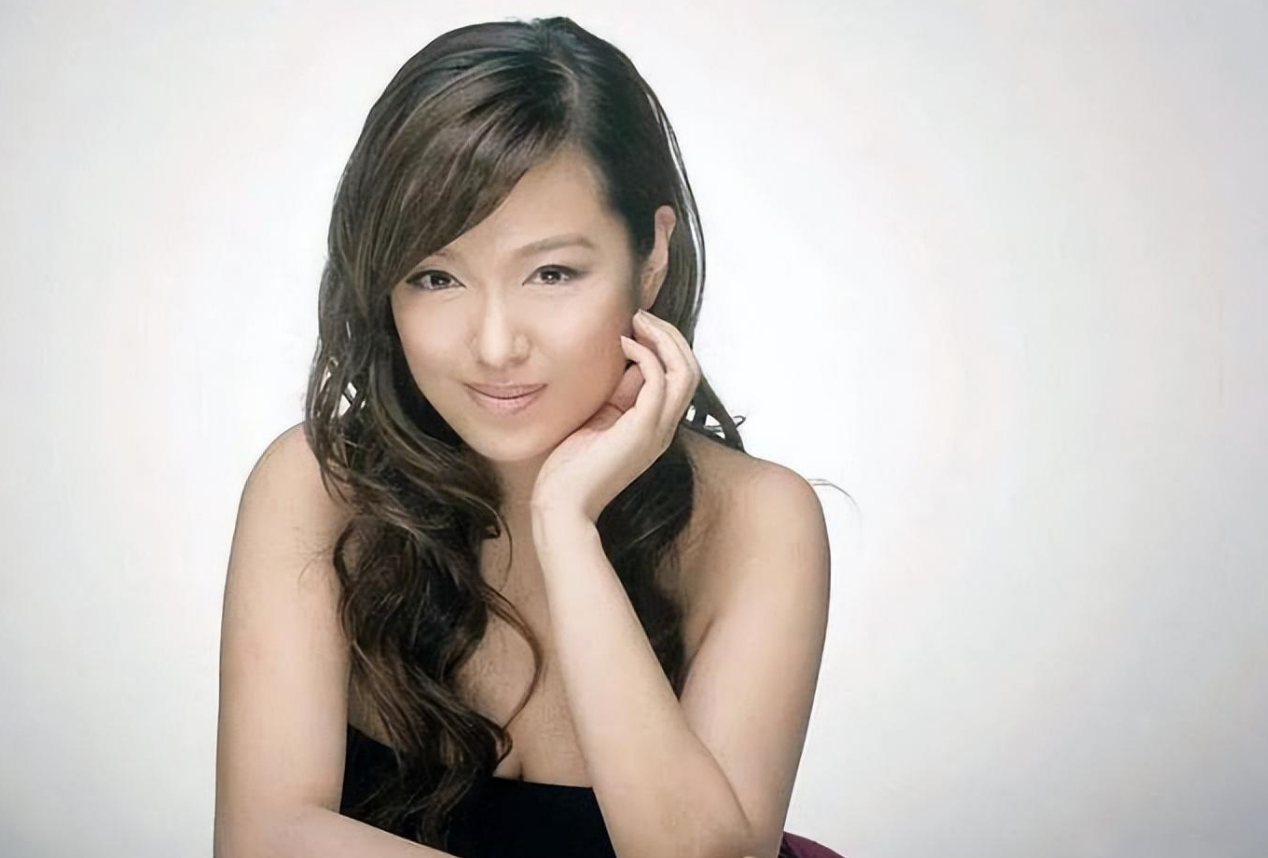 李珊珊曾是香港小姐冠军!过去半年遭受多重打击,现状如何?