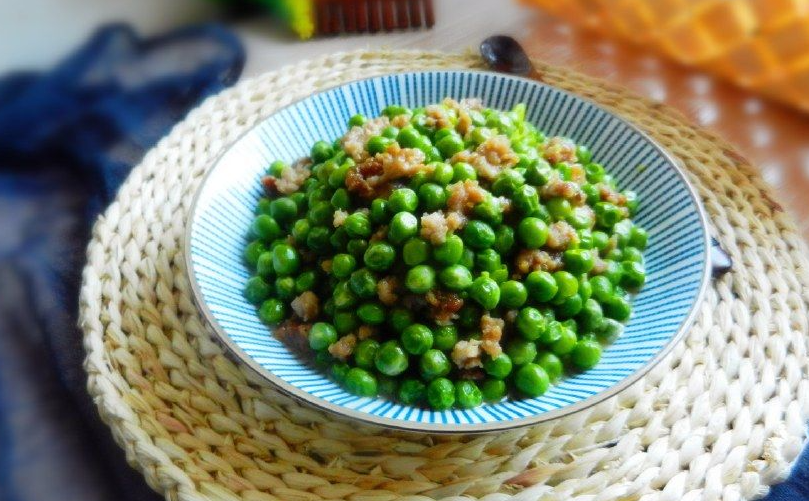 简单易学的豌豆炒肉末,鲜香四溢,健康又美味!家常美味再现