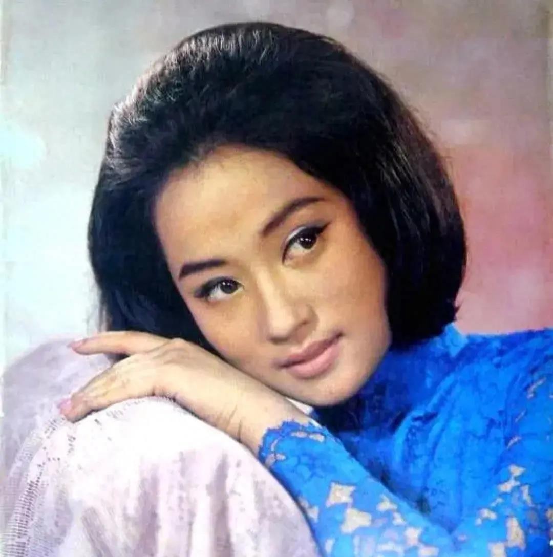 原来她已离世～邵氏玉女武侠秦萍,15岁爆红成名,从艺7年便息影