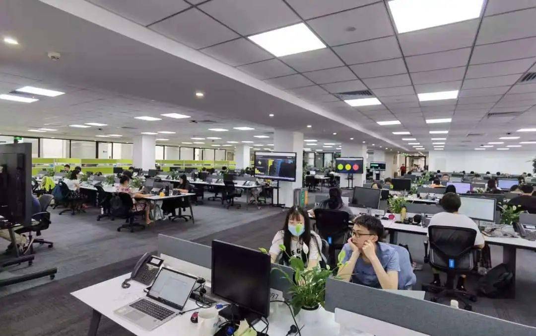 降薪30%与公司裁员50%,作为员工你更支持哪一个方案?