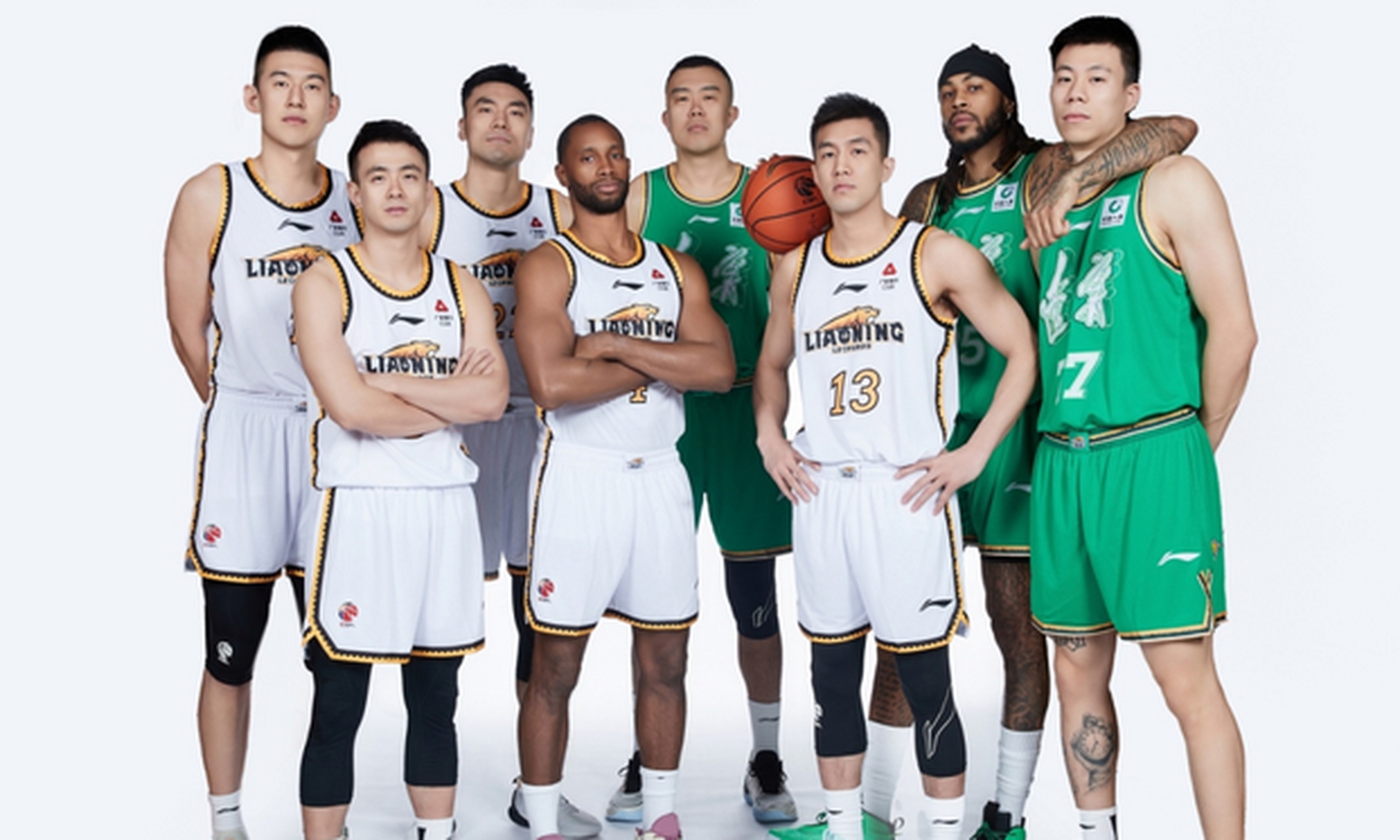 辽宁男篮在cba常规赛第35轮比赛中以7连胜的战绩迎战江苏男篮,展现