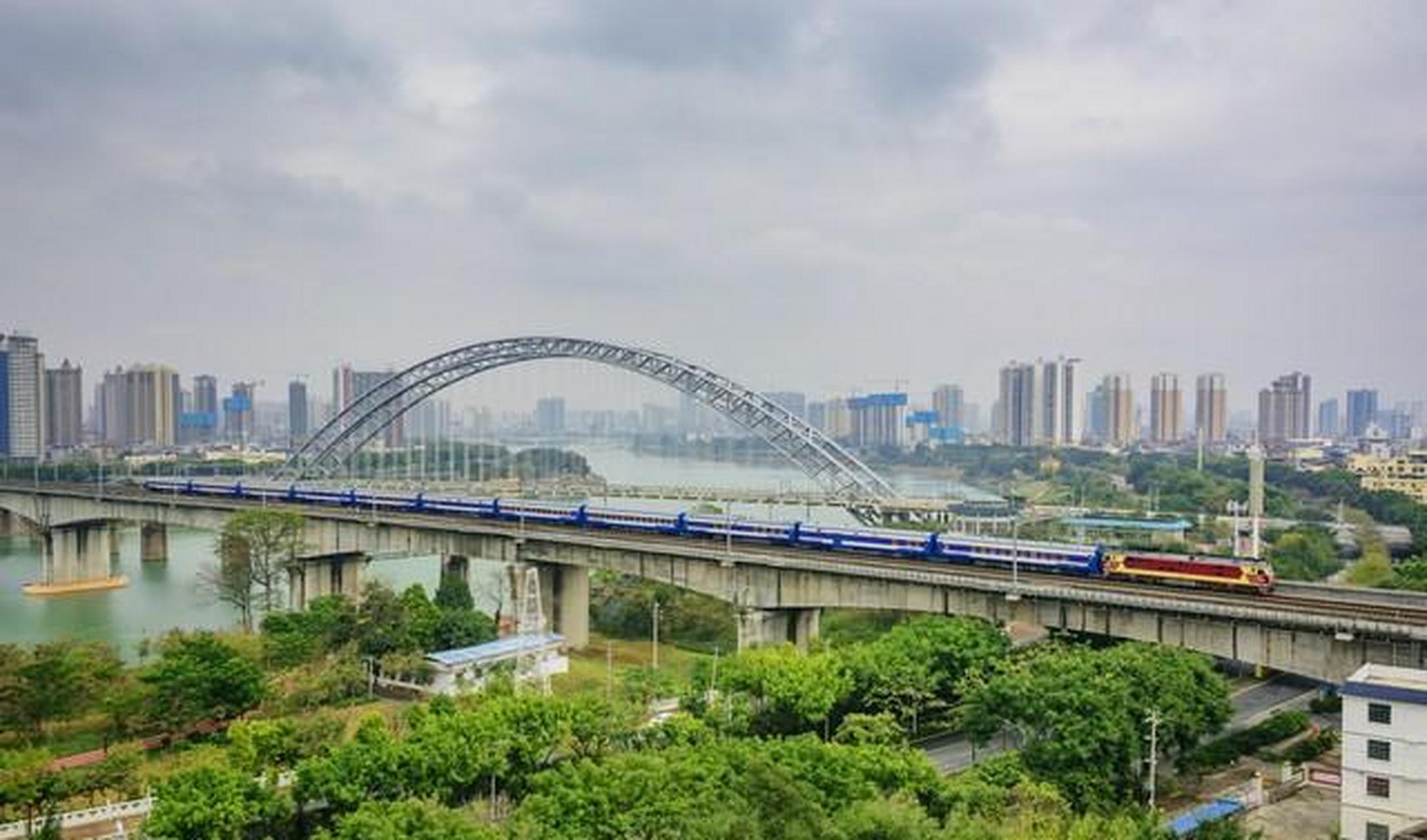 中南城市群闪耀光芒!东莞,郑州与南宁凭实力打造经济和文化中心.