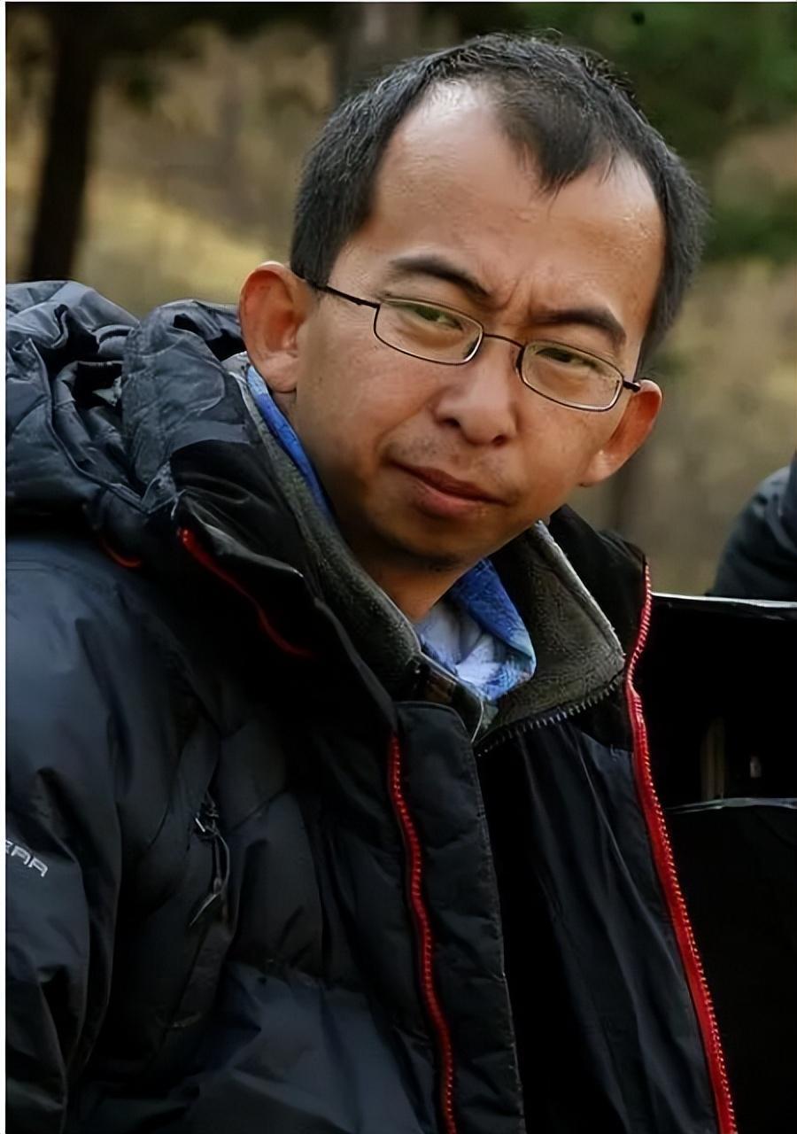 "巨兴茂:演艺逆袭路,从龙套到导演梦"