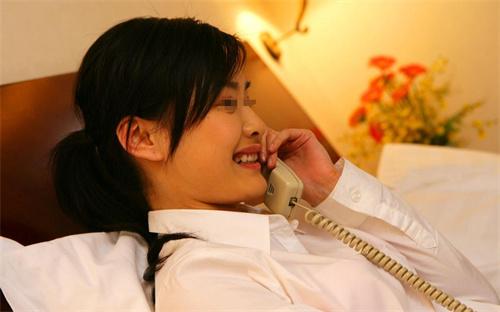 00年吉林男孩去同学家玩,意外闯进同学母亲卧室,竟发现她的另一面