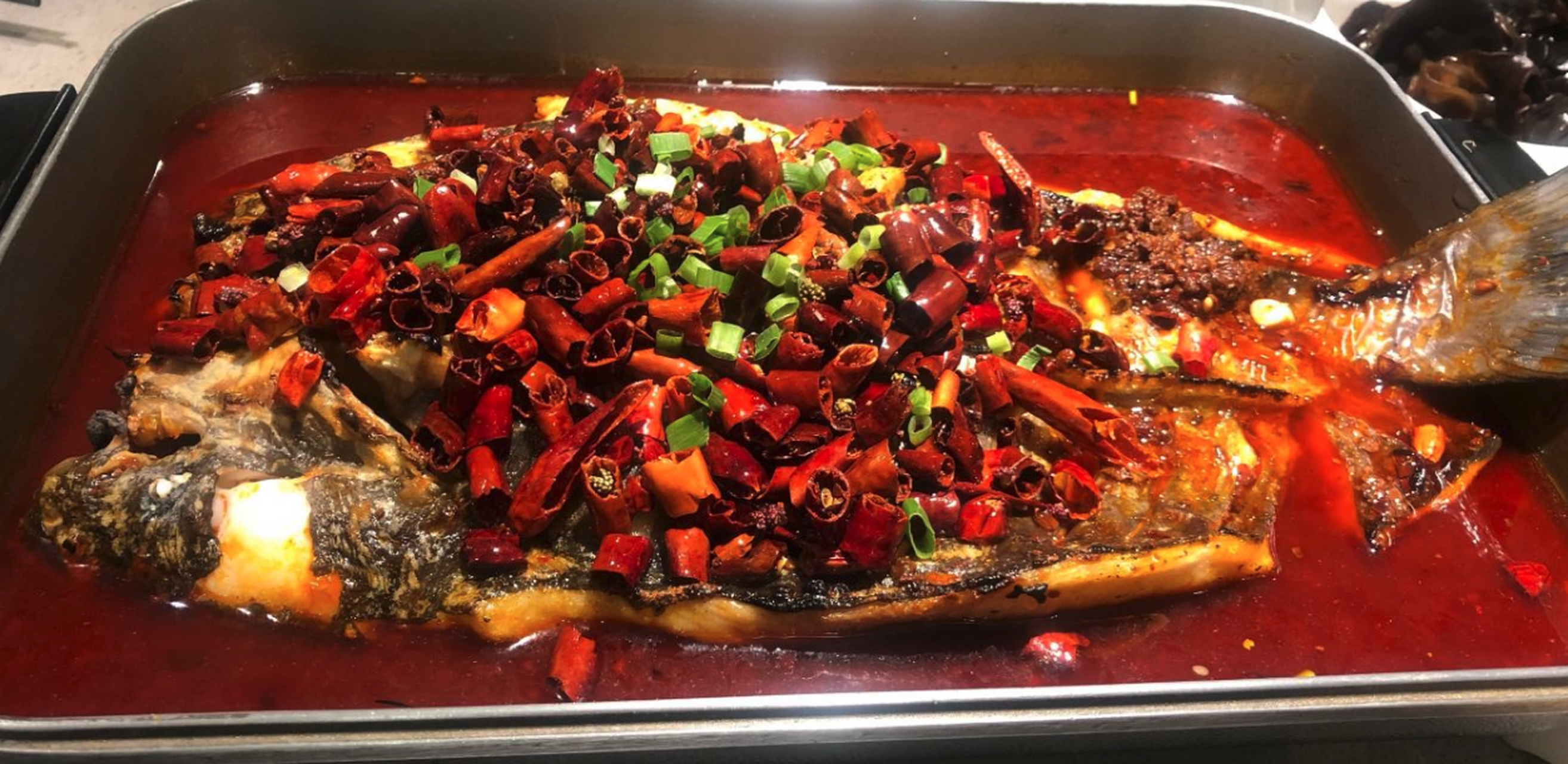 半天妖烤鱼凭借独特的口味创新,精湛的烹制技艺和健康营养的理念,成功