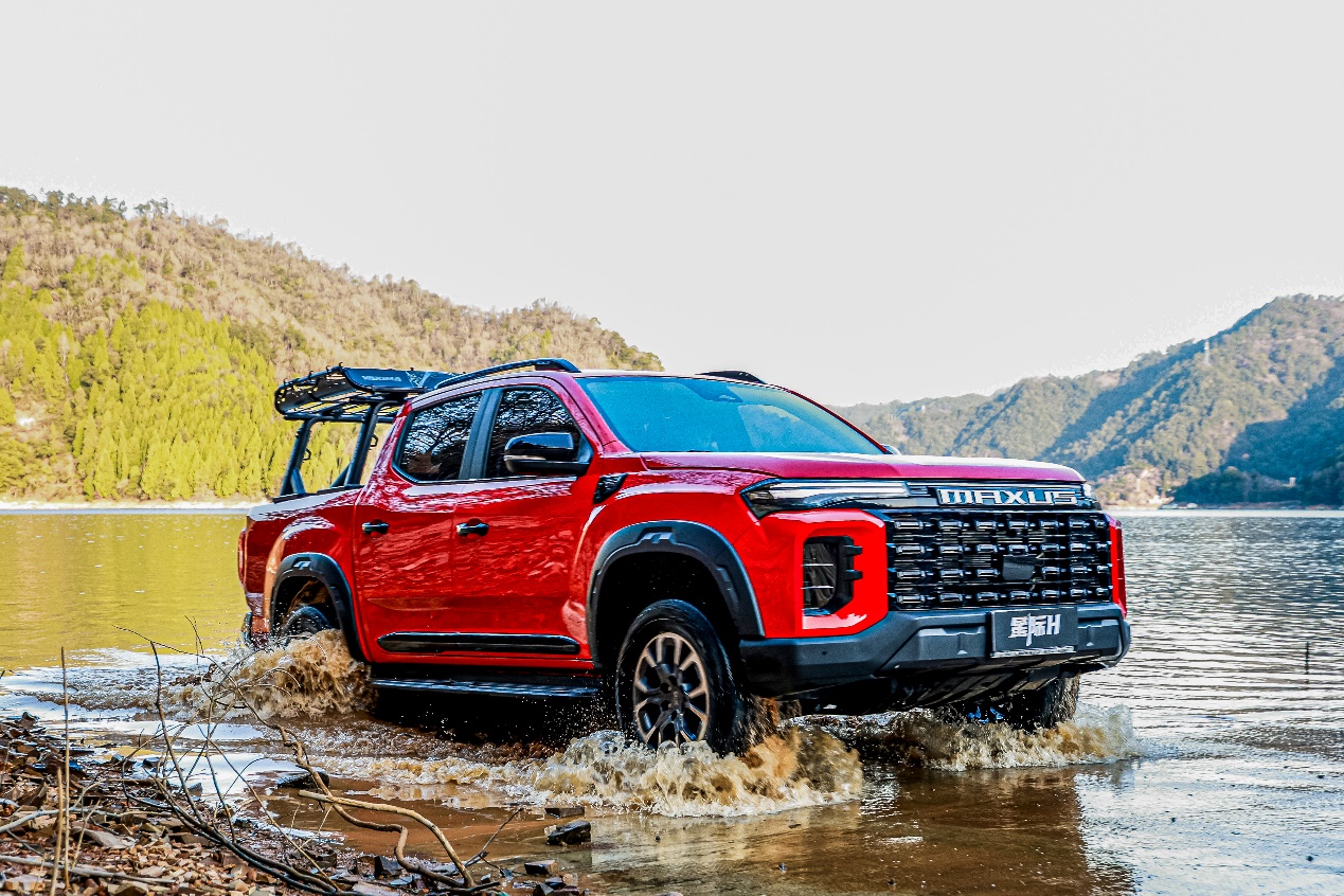 上汽大通maxus星际皮卡,冬季滑雪最佳拍档