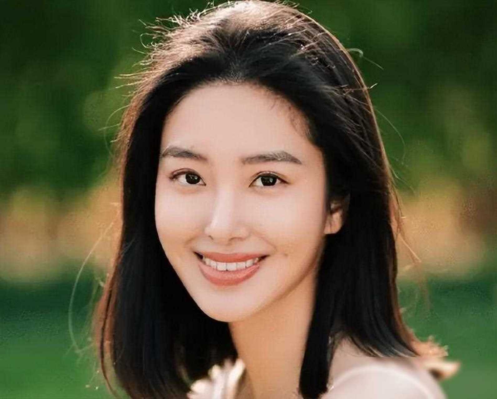 杨采钰,小哪吒背后的声音,初中赴美留学,却选择回国追梦.