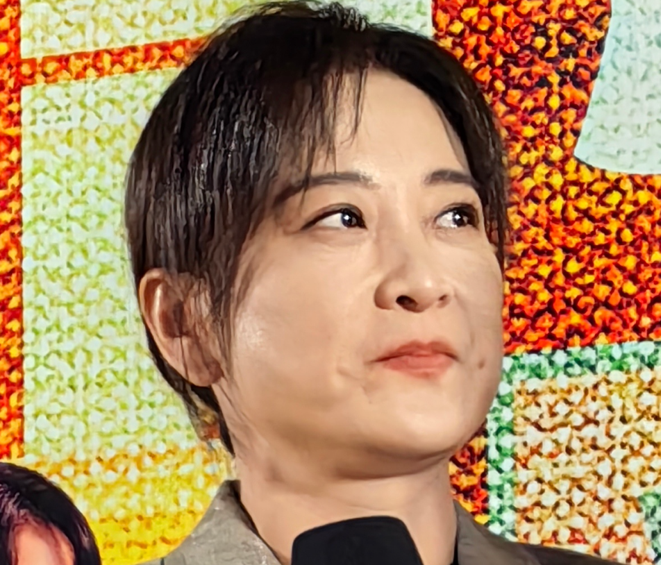 「独家揭秘」贾玲近照曝光:暴瘦100斤,我却笑不出来,扎心了