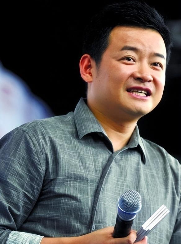 《追梦路上,李佳明的幽默求学之旅》