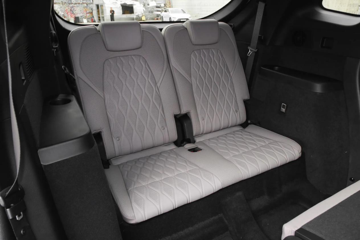 今日上市,比亚迪唐荣耀版降价来袭,配置升级,5.5l油耗