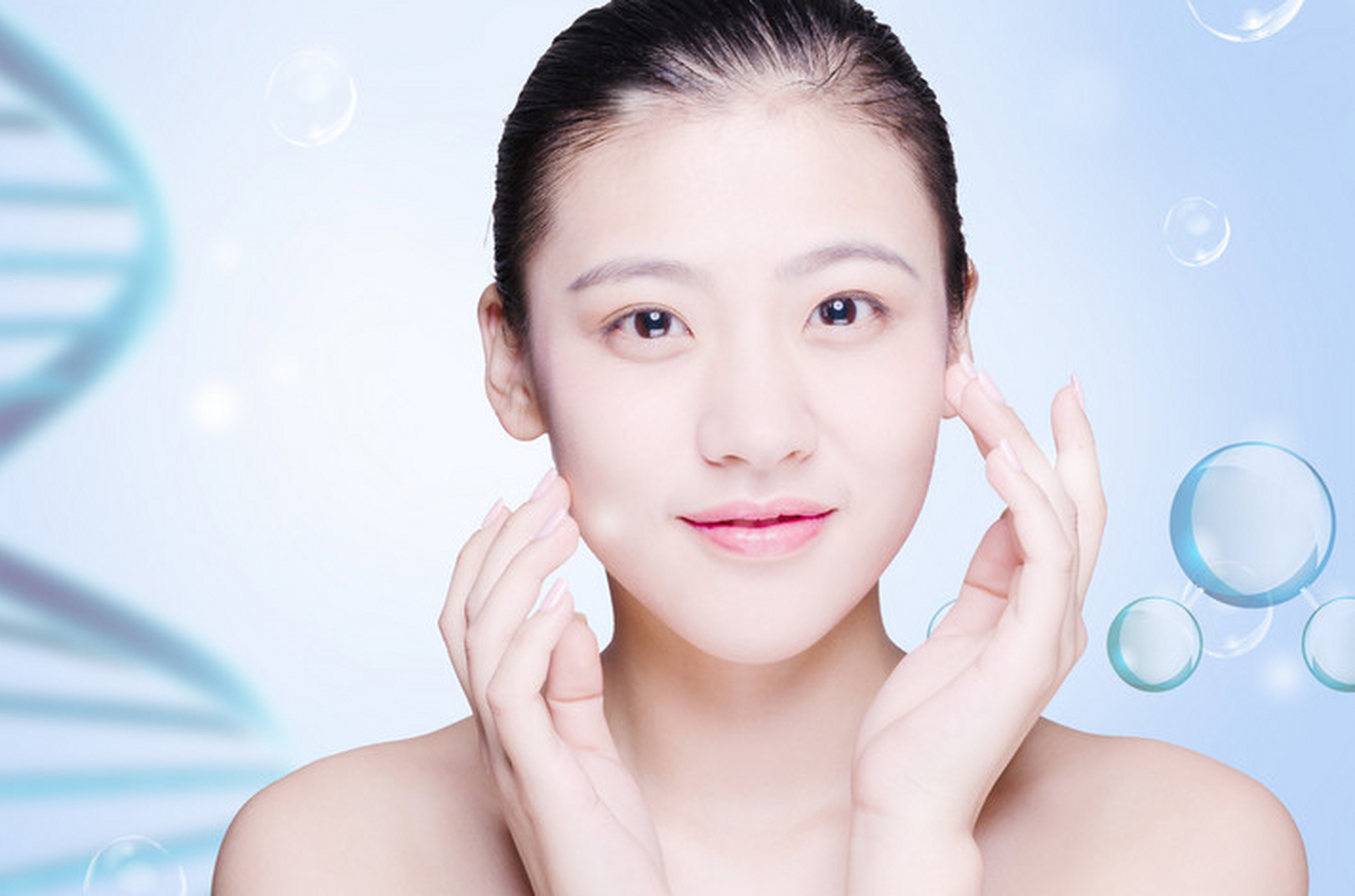 要想拥有水润,光滑的肌肤,必须注意清洁保湿和防晒.