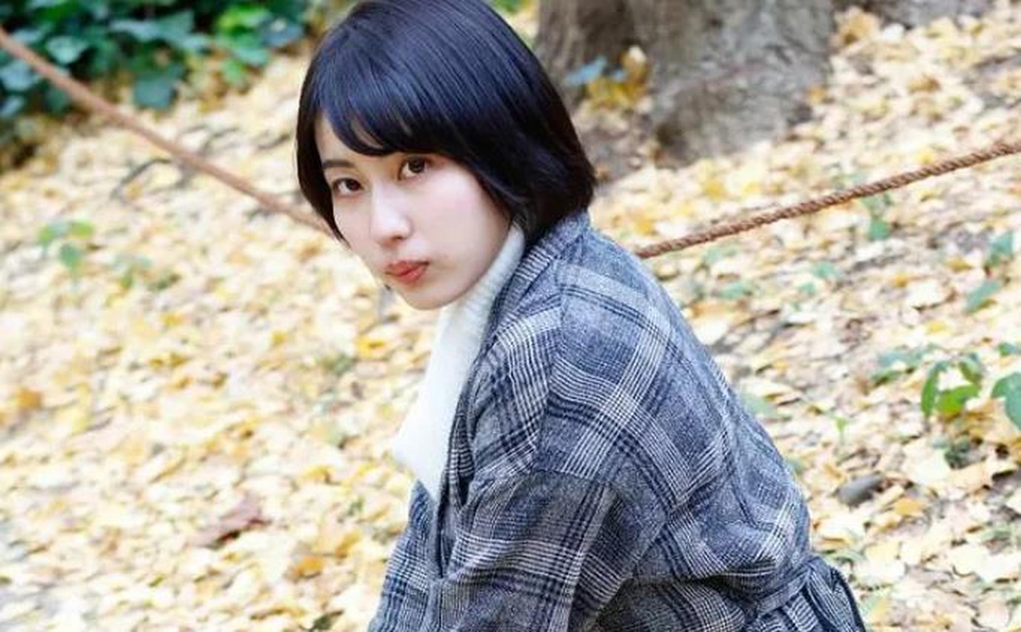 大后寿寿花是一位从童星成长为成熟女演员的代表,她的成长轨迹备受