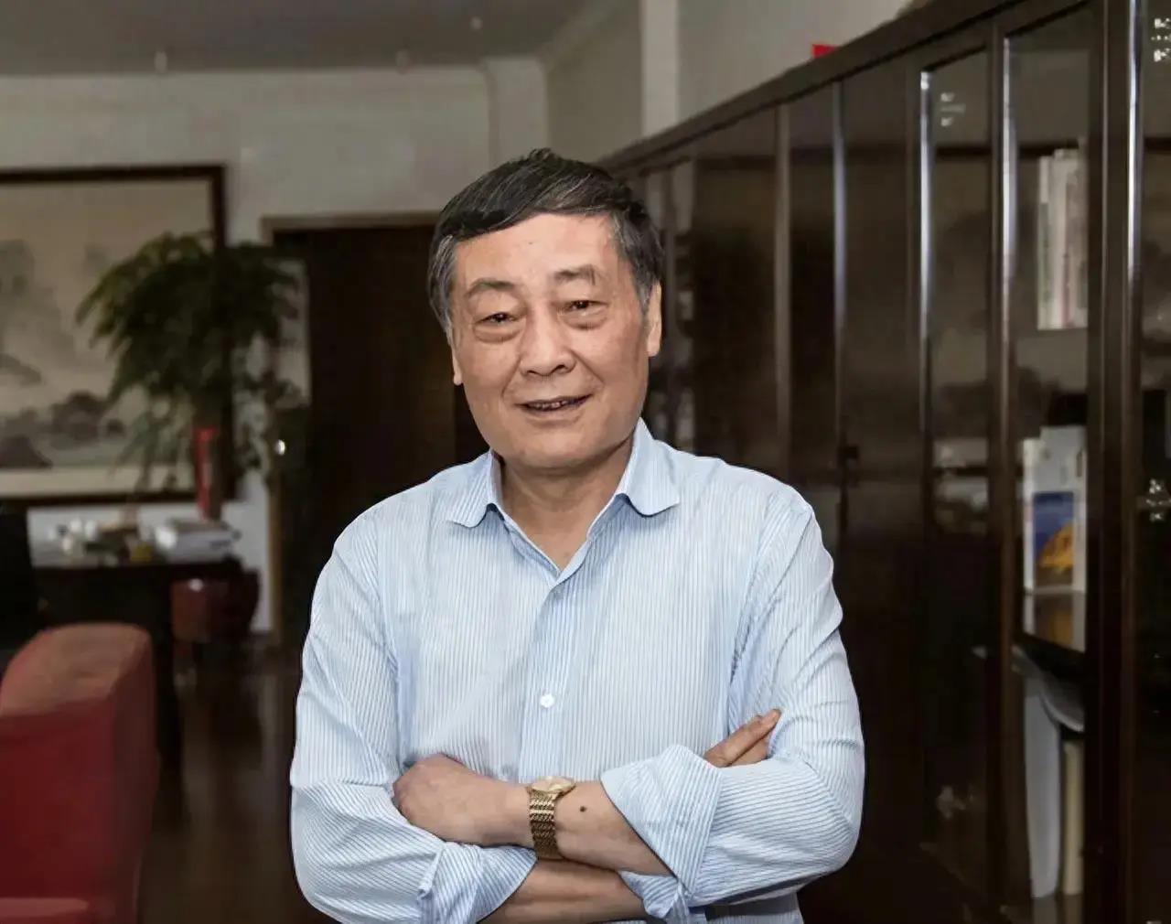 宗庆后曾罕见晒富!说身上最值钱的是女儿送的手表!评论区泪目!