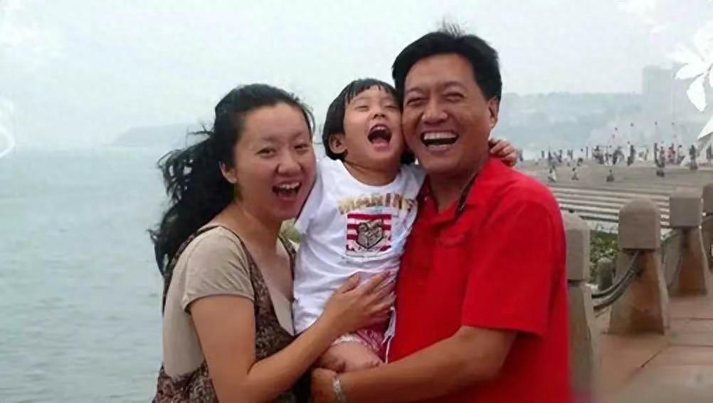 李梦男与小十岁妻子王晴离婚以后再婚,三年生了两对双胞胎