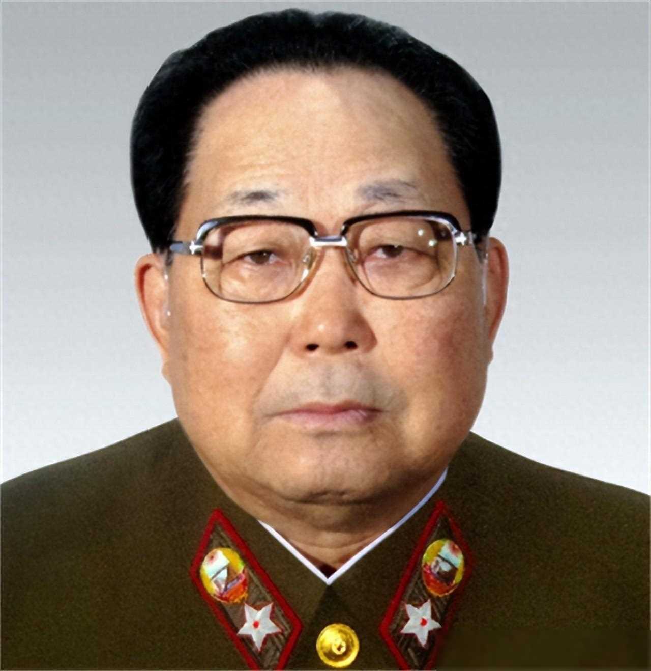 镇压朝鲜第六军团叛变的金永春,92年升大将,95年次帅,16