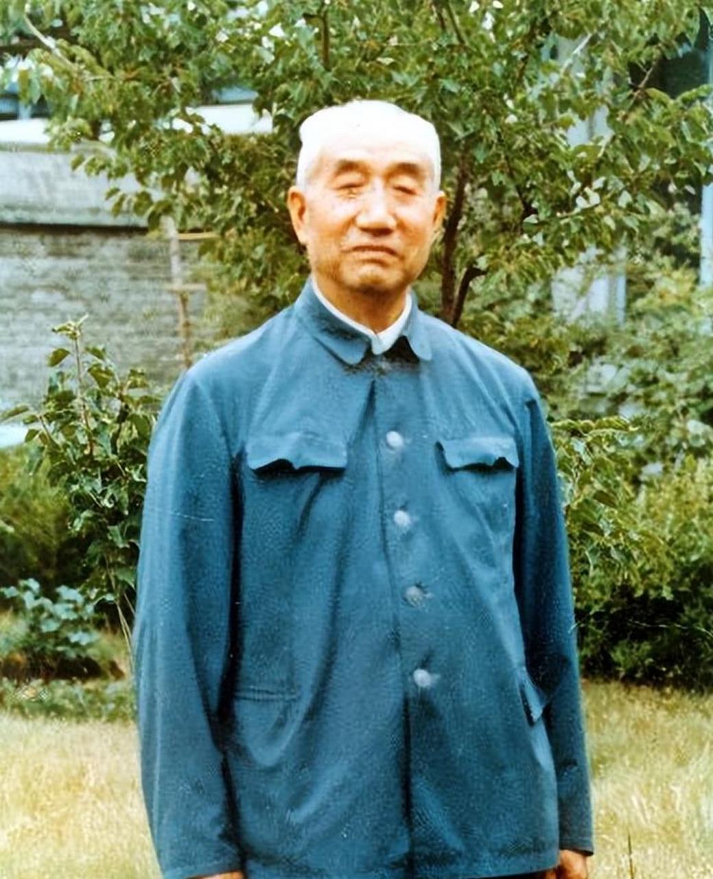《浴血罗霄》获茅盾文学奖,儿子萧星华也是少将.