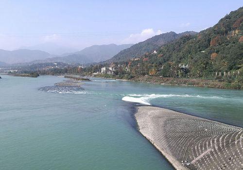 探索都江堰之美,沉浸中国古代无坝引水奇迹的壮丽之旅体验