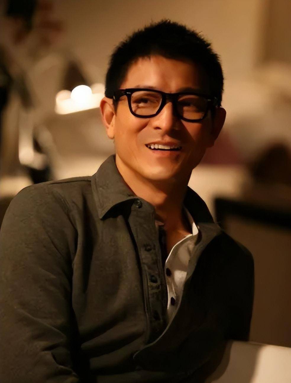 62岁刘德华晒一日三餐,网友:太狠了,难怪看起来像40岁!