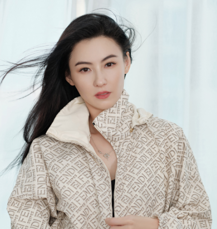 张柏芝和他甜蜜领证,三儿遭继父遗嘱狠心改姓,谢贤崩溃无法接受