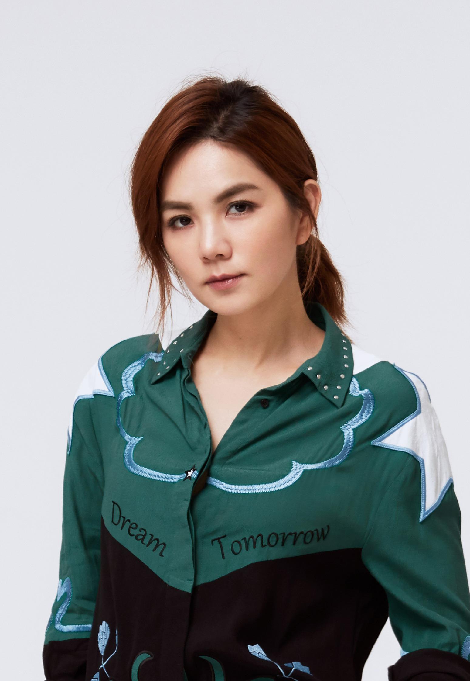 陈嘉桦:家中"裸体运动"儿子很无奈,老公曝背刺田馥甄内情!