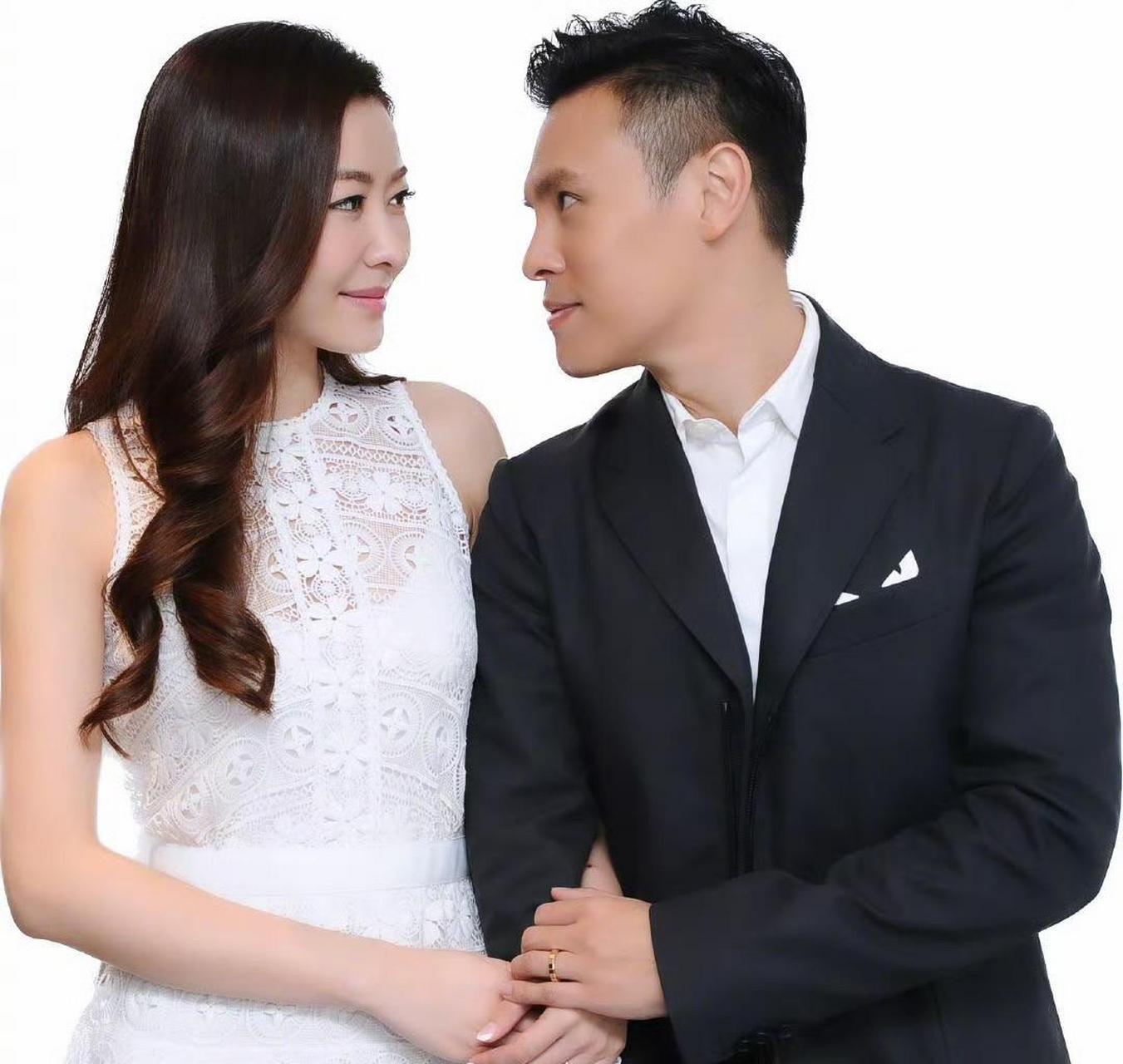 熊黛林与丈夫逛街,对价值250万的手表一见倾心.郭可颂大方买下送爱妻!