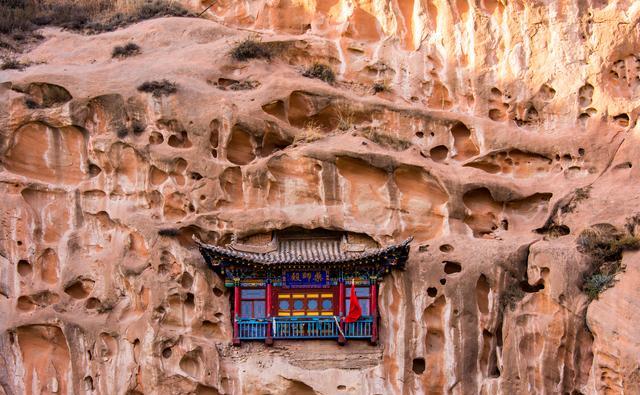 探秘甘肃临夏州炳灵寺景区:感受宗教文化之美