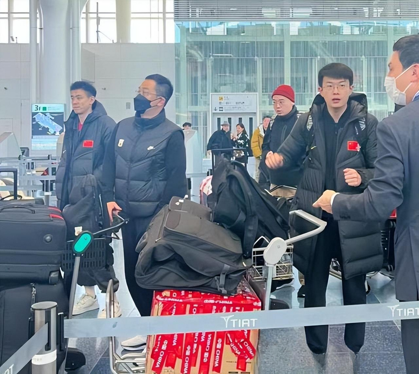 但赵继伟淡定应对称要吸取经验成长;小将杨瀚森虽稚嫩