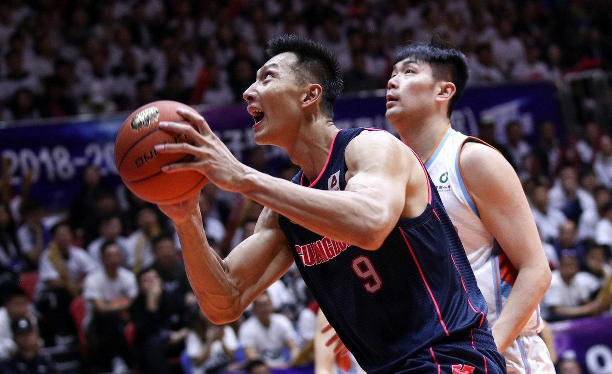 马云与广东宏远篮球队合作引发广泛讨论,合作将推动中国篮球发展,包括