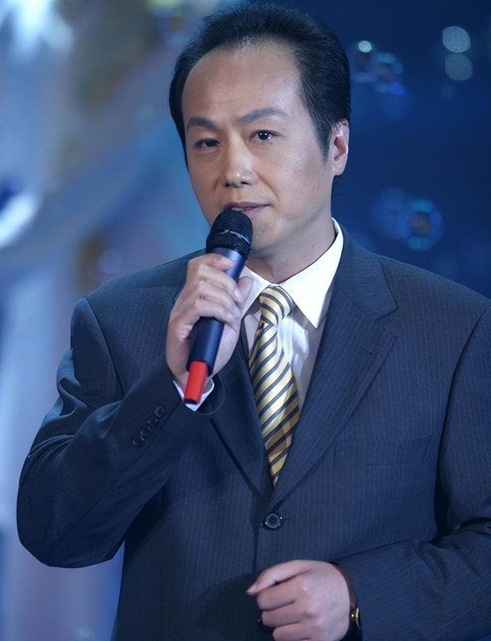 邢质斌:主持35年零失误,罗京去世后自愿请辞,她如今怎样了?