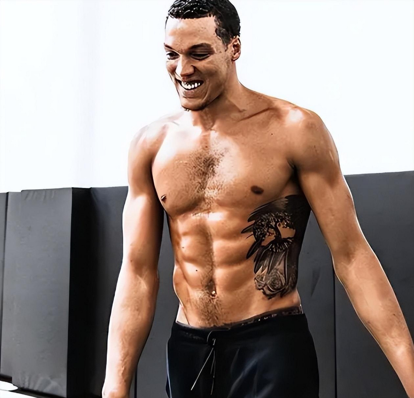 威少肌肉线条完美,阿隆戈登扣篮力max,韦德时尚力量双全,大卫罗宾逊