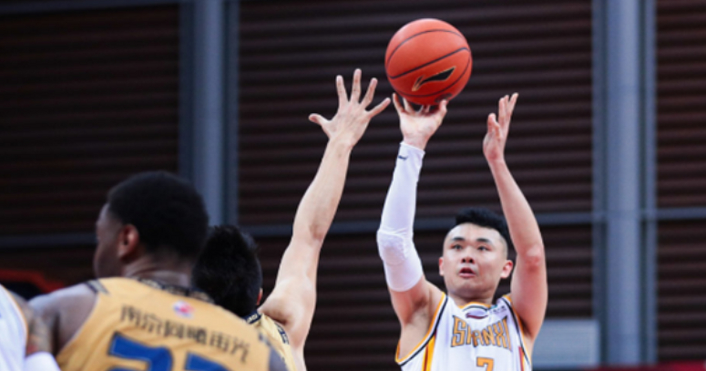 原帅在cba全明星三分大赛中表现出色,25投21中,命中率高达84%,展现了