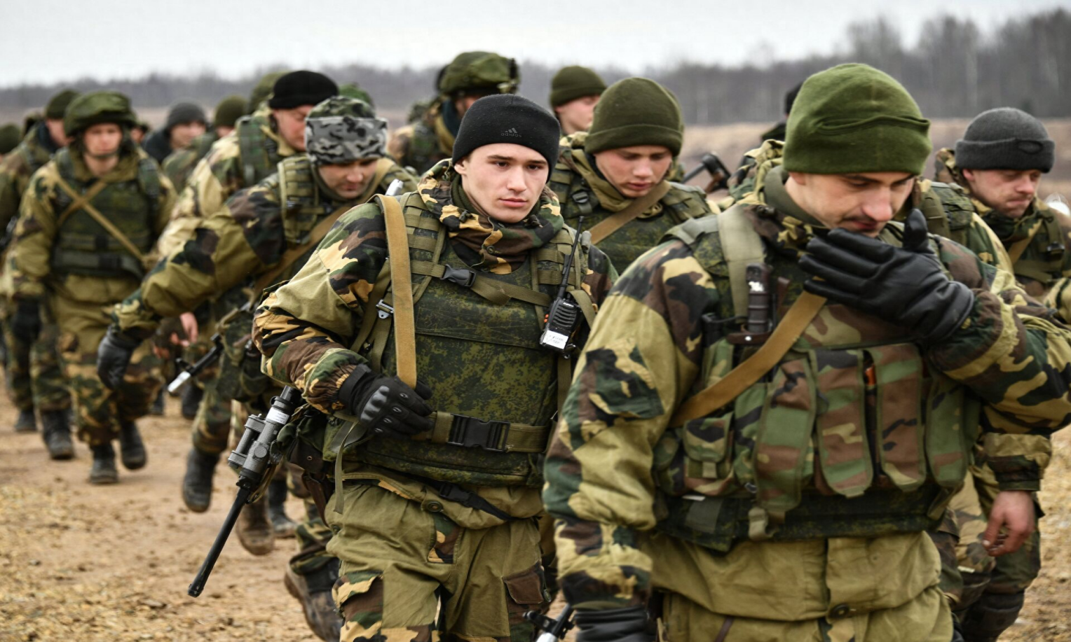 乌空袭克里米亚时,俄境内爆发武装叛乱,俄军紧急平叛激战一整夜