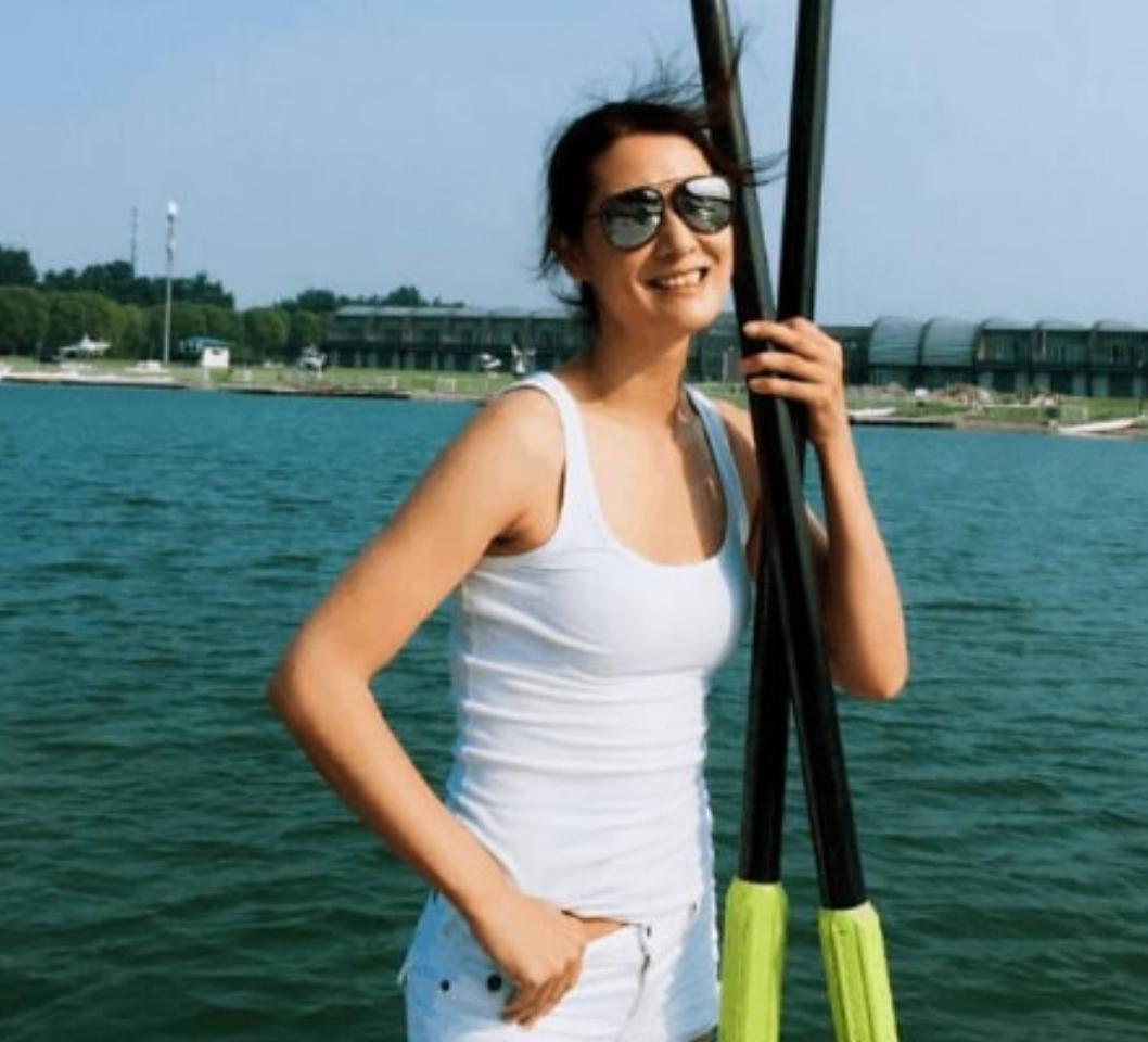 回顾马艳丽:嫁三婚大15岁导演,离婚将女儿改姓,自己赚钱自己花